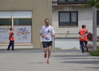 Kroz pet različitih utrka održana 27. Turopoljska trka