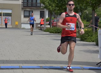 Kroz pet različitih utrka održana 27. Turopoljska trka
