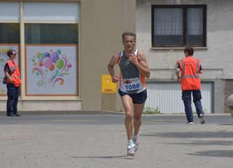 Kroz pet različitih utrka održana 27. Turopoljska trka