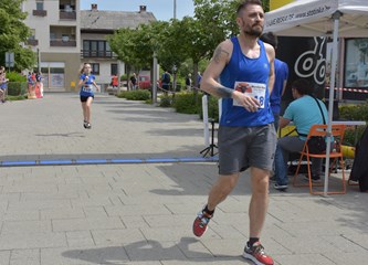Kroz pet različitih utrka održana 27. Turopoljska trka