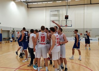 Najljepši poklon za rođendan: Kapetan Papac sa zvukom sirene zabio za slavlje nad Zadrom i pobjednički trofej