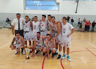 Najljepši poklon za rođendan: Kapetan Papac sa zvukom sirene zabio za slavlje nad Zadrom i pobjednički trofej