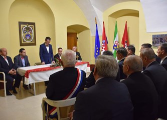 Nastavili višestoljetnu tradiciju Lucijskog spravišća