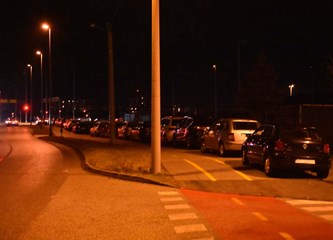 FOTOGALERIJA Zvonko Bogdan raspjevao Gradsku dvoranu, publika pristigla čak i iz Srijema