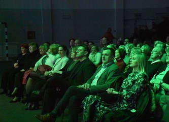 FOTOGALERIJA Zvonko Bogdan raspjevao Gradsku dvoranu, publika pristigla čak i iz Srijema