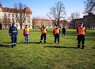 TUR-ovci u Zagrebu pomažu u podizanju šatorskog naselja