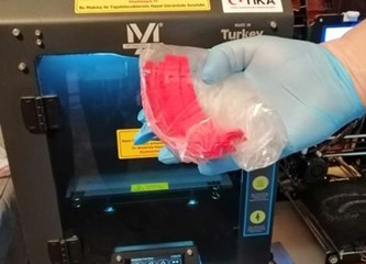 Pučko učilište u velikoj nacionalnoj akciji: 3D printer ustupili volonterima koji izrađuju zaštitne vizire