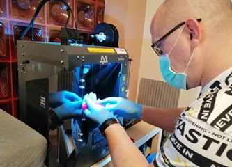 Pučko učilište u velikoj nacionalnoj akciji: 3D printer ustupili volonterima koji izrađuju zaštitne vizire