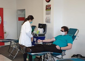 S oprezom i pod maskama, ali s jednakim entuzijazmom: Goričani se odazvali akciji darivanja krvi
