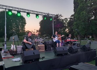 Legendarnim rock hitovima Dado Topić oduševio Goričane