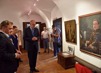 FOTO Ministra Božinovića upoznali s bogatom poviješću Turopolja, ali i podsjetili na jedno neriješeno pitanje
