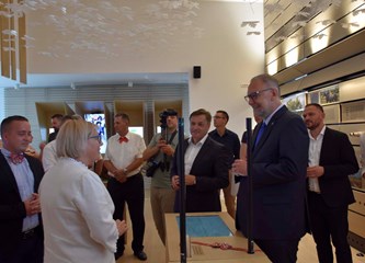 FOTO Ministra Božinovića upoznali s bogatom poviješću Turopolja, ali i podsjetili na jedno neriješeno pitanje