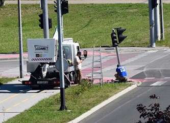 Pokosio semafor na raskrižju Tesline i Kolareve pa napuhao 1,93 promila