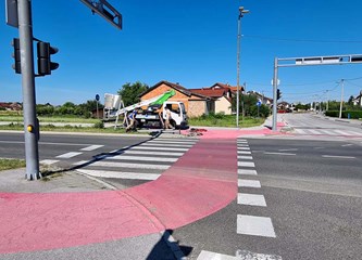 Pokosio semafor na raskrižju Tesline i Kolareve pa napuhao 1,93 promila