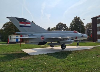FOTO Legendarni 'Osvetnik Dubrovnika' krasi dvorište ZTC-a, treći je to MiG-21 koji je dom pronašao u Gorici