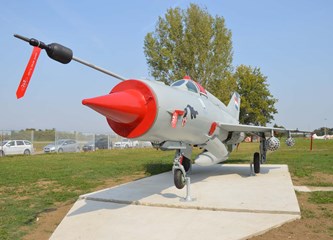 FOTO Legendarni 'Osvetnik Dubrovnika' krasi dvorište ZTC-a, treći je to MiG-21 koji je dom pronašao u Gorici