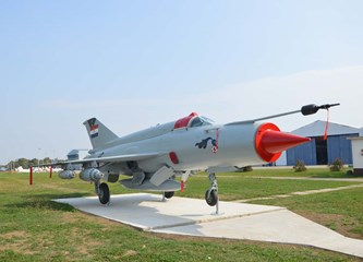 FOTO Legendarni 'Osvetnik Dubrovnika' krasi dvorište ZTC-a, treći je to MiG-21 koji je dom pronašao u Gorici