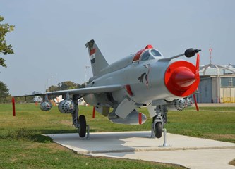FOTO Legendarni 'Osvetnik Dubrovnika' krasi dvorište ZTC-a, treći je to MiG-21 koji je dom pronašao u Gorici