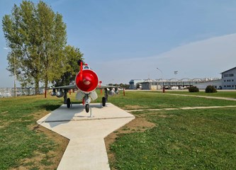 FOTO Legendarni 'Osvetnik Dubrovnika' krasi dvorište ZTC-a, treći je to MiG-21 koji je dom pronašao u Gorici