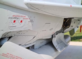 FOTO Legendarni 'Osvetnik Dubrovnika' krasi dvorište ZTC-a, treći je to MiG-21 koji je dom pronašao u Gorici