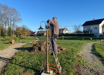 Poučni park u Vukovini sada osvjetljuje solarna rasvjeta