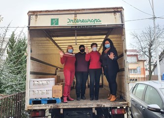 Uzorne seoske žene za oboljele mališane: Kamion poklon paketa krenuo iz Gorice