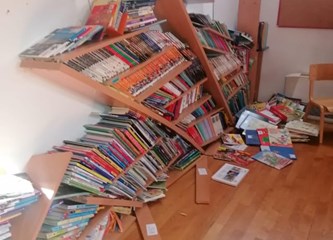 FOTO: Gradska knjižnica u potresu pretrpjela štete! Zatvorena do daljnjega
