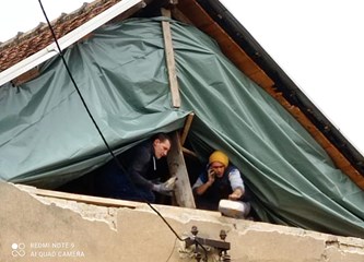 Goričani u akciji: Svakoga dana saniraju krovove, skidaju dimnjake, a pomogli su evakuirati i sisačku bolnicu