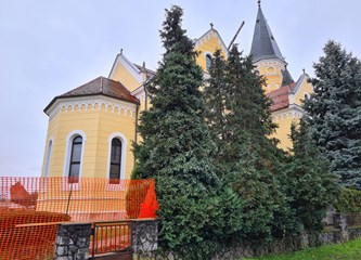 Novi potres povećao pukotine, osigurava se zvonik NBDM: Skidat će zvona, sat i kapu crkve