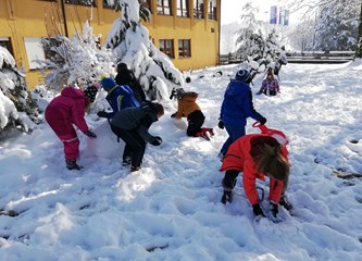 FOTO Učenici iz Pokupskog u snijegu kreirali omiljene likove: „Dječja mašta i kreativnost nemaju kraja“