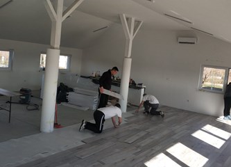 FOTO Sredstvima Grada "Ban Jelačić" uredio potkrovlje, do ljeta se nadaju i umjetnom travnjaku