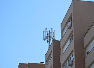 Stanari Kolareve 21: Oteli su nam naknadu od GSM antene!