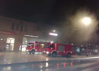 Izbio požar u mesnici Tržnog centra, hitrom reakcijom građana i vatrogasaca spriječena veća šteta