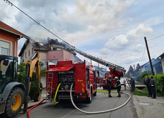 FOTO I dalje traje gašenje požara u Rakarju! Vatrogasci: „Ovo nije jednostavna intervencija”
