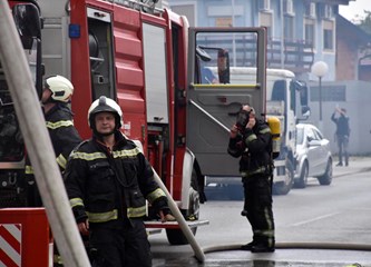 FOTO I dalje traje gašenje požara u Rakarju! Vatrogasci: „Ovo nije jednostavna intervencija”