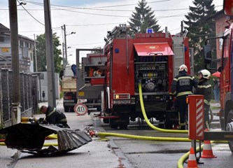 FOTO I dalje traje gašenje požara u Rakarju! Vatrogasci: „Ovo nije jednostavna intervencija”