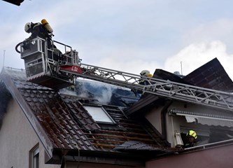 FOTO I dalje traje gašenje požara u Rakarju! Vatrogasci: „Ovo nije jednostavna intervencija”