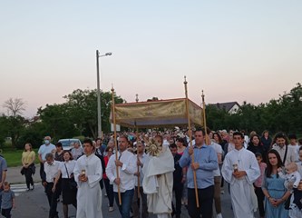 FOTO Misnim slavljem i procesijom kroz grad Velikogoričani proslavili svetkovinu Tijelova