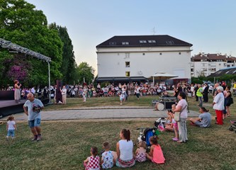 FOTO Otvoren 20. Međunarodni festival folklora: Pred goričkom publikom zaplesali Makedonci, Srbi, Hrvati... Reakcije su sjajne!