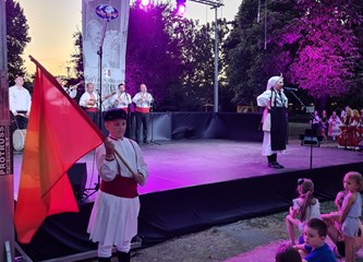 FOTO Otvoren 20. Međunarodni festival folklora: Pred goričkom publikom zaplesali Makedonci, Srbi, Hrvati... Reakcije su sjajne!