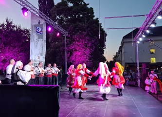 FOTO Otvoren 20. Međunarodni festival folklora: Pred goričkom publikom zaplesali Makedonci, Srbi, Hrvati... Reakcije su sjajne!