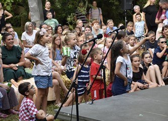 FOTO Ljetna manifestacija u Vukovini postaje sve posjećenija, gosti oduševljeni poručuju: „Vraćamo se i dogodine!“