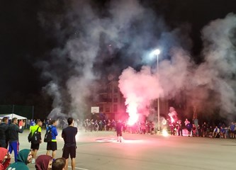 [FOTO] Brežani podignuli pehar Humanitarke, pobjednici su svi koji su došli na Betonac i donirali za rehabilitaciju Josipa Filipovića