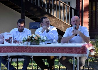Djelima "Mraclin u srcu Turopolja" i "Mraclinski govor" KUD Dučec bogatu tradiciju svoga kraja otima zaboravu