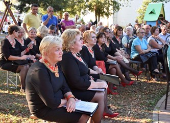 Djelima "Mraclin u srcu Turopolja" i "Mraclinski govor" KUD Dučec bogatu tradiciju svoga kraja otima zaboravu