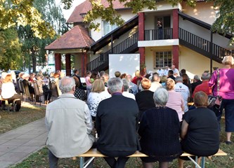 Djelima "Mraclin u srcu Turopolja" i "Mraclinski govor" KUD Dučec bogatu tradiciju svoga kraja otima zaboravu