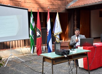 FOTO: Žirovina bogatija programom i sadržajem, no hrastove šume, na žalost, sve siromašnije plodovima