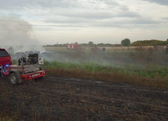 FOTO Vatrogasci imali pune ruke posla u Mraclinu: Gorjela trava i raslinje, intervenirala i JVP