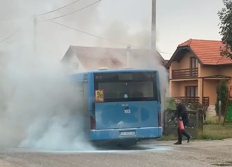 FOTO Zapalio se ZET-ov autobus u Velikoj Buni, ekspresno reagirali lokalni DVD, vatrogasci JVP-a, ali i mještani!