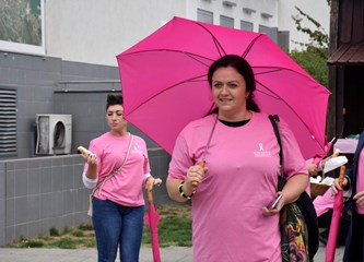 FOTOGALERIJA Edukacijom protiv raka dojke bore se već 20 godina! Proslavu jubileja ovjekovječili milenijskom fotografijom